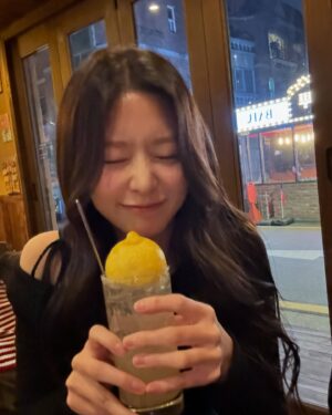 Kim Min-ju Instagram - ☕️🥂