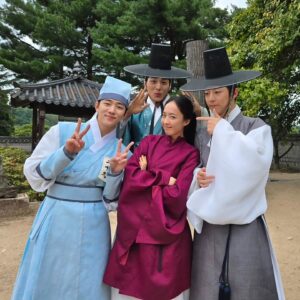 Kim Min-jung Instagram - -
멋쟁이들!!!

#이은 #배인혁 @inhyuk_bb 
#천준화 #정건주 @jrjswn 
#고수라 #박재찬 @jaechan_dkz
