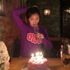 Kim Ye-won Instagram - 나 생일이었지 헤헤헿 ♥️