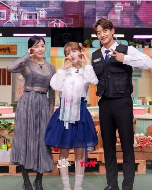Kim Ye-won Instagram - 오늘 tvN 7:40 놀라운토요일♥️
같이 보자아아아아아 🐾