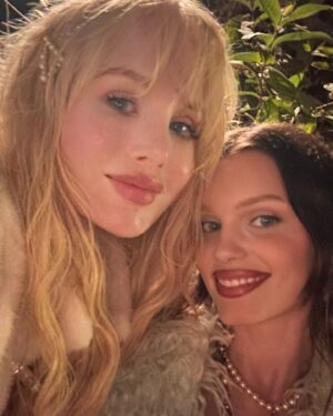 Kimberley Kates Instagram - It's the most wonderful time of the year! 🎄❤️ Wishing you a Christmas Eve filled with laughter, love, and all your favorite things! 

May the New Year bring you fresh starts, creative sparks, and memories to treasure. 

Sending you love, joy, and festive wishes - Kimmie, Panda, & Dove & the Kitties ❤️ ⛄️#MerryAndBright #HappyNewYear #LoveAndJoy ♥️ @lordfridayland @lovegratitudist