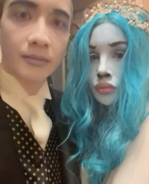 Kimberley Kates Instagram - One of my favorite holidays…this year I was the Corpse Bride for those who asked. 🧟‍♀️👰🏼 

Each Halloween, my sister transforms her garden into a whimsical wonderland, creating a magical escape where everyone can immerse themselves. She truly outdoes herself… 🧚🏻

And this year we were treated to live music with her husband’s band. 💗👻💗

#corpsebride #halloween #costumes #timburton #kimberleykates