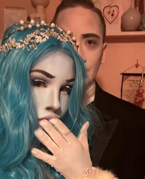 Kimberley Kates Instagram - One of my favorite holidays…this year I was the Corpse Bride for those who asked. 🧟‍♀️👰🏼 

Each Halloween, my sister transforms her garden into a whimsical wonderland, creating a magical escape where everyone can immerse themselves. She truly outdoes herself… 🧚🏻

And this year we were treated to live music with her husband’s band. 💗👻💗

#corpsebride #halloween #costumes #timburton #kimberleykates