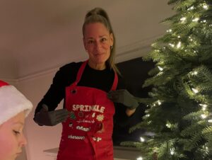 Kimberley Sustad Instagram - Merry Christmas from ours to all of yours. What a year. Making movies for you all is a joy I never imagined when beginning this funny little journey. We are in this all together and I love our community. Thank you @hallmarkchannel for making memories and @balsamhill for the tree we almost didn’t fit, but they sure are beautiful, like really beautiful.  Cannot wait for you to see what is in store for 2025!!!! Love you.
#balsamhill