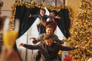 Kimberley Sustad Instagram - On Saturday your family comes to visit you once more…
Brenner up 🚙 🎄⚡️✨ this one’s for you 🤍

Saturday Nov 23rd 8pm EST on @hallmarkchannel 

Starring an unbelievable family 💫
@the_actor_margaretcolin @milesmarthaller @nicmajorz @fionavroom @erinkarpluk @matthamilton_official 

The family behind the family 🤍

Director // @terryjohningram 
Writers // @kimberleysustad @paulcampbellofficial @russellhfilm 
Producer // @lighthousepicturesbc 
Executives // @jenniowa @mrsjp24 @lisahdaly