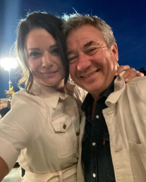 Kimberley Sustad Instagram - Let’s Ride…
Tonight on @hallmarkchannel 🐴

Thank you to all of you who show up to watch these movies. It’s because of you that we get to make them. I am deeply grateful for you all.✨

Thank you @lauragainesanewname, @jcallahan2518 and @mrsjp24 for helping me realize my horsey dream and @terryjohningram for directing this beautiful movie. @official.james.denton you created an incredible story with Laura Olsen, thank you both for your gifts. And @vtownbrown you are a force that made this happen. So many people poured into this it’s impossible to name them all but thank you to our amazing crew. 🙌🏻

To our incredible cast…getting to be a family with you has been one of my greatest highlights. You are all so dang talented. To @thelucasbryant…you were ok. 😉Thank you. 

Now Enjoy❤️