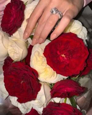 Kimberly Ann Voltemas Instagram - 12th Valentine and a little extra love🌹💖