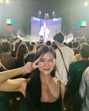 Kimberly Chia Instagram - Ending 2024 with a BIGBANG 💥 literally. 
Went from not watching any concerts the past few years to watching back to back stellar performances from the BEST! 

I’m so happy my favorite yellow crowns are back 🥹👑