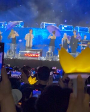 Kimberly Chia Instagram - Ending 2024 with a BIGBANG 💥 literally. 
Went from not watching any concerts the past few years to watching back to back stellar performances from the BEST! 

I’m so happy my favorite yellow crowns are back 🥹👑