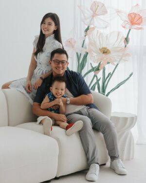 Kimberly Chia Instagram - Another CNY tradition down!🧧 I really love family photoshoots 🥹 all these memories that we can look back on many years down the road.

@orangestudios , you guys made Kyzen laugh so much! His happy face is all I need to put a smile on mine 🥰

Kyzen and I both wearing @lepetitsociety 🤭