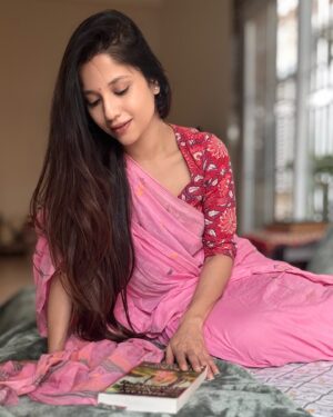 Kinjal Rajpriya Instagram - What you can’t change, you must endure.