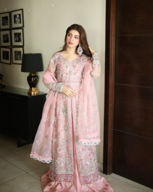 Kinza Hashmi Instagram - Wearing this beautiful outfit by @enaaraofficial

Rose pink is always a good choice to look regal and Enaara knows how to do that! They are launching their first collection today. Don’t miss it!

Enaara, ‘Our First Chapter’
4 Piece Unstitched Festive Collection 

#Enaara #OurFirstChapter #unstitchedfestive