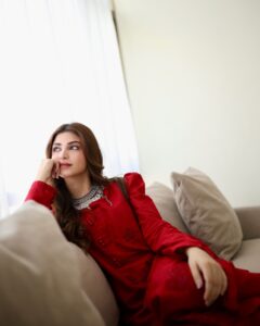 Actress Kinza Hashmi HD Photos and Wallpapers November 2024