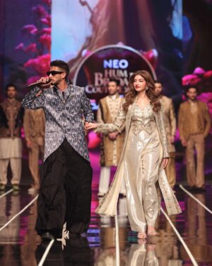 Kinza Hashmi Instagram - We hit the ramp for @munibnawaz at @bcwpakistan Couture Week—such a vibe! ♥️ 
@talhahanjum killed it, and Munib’s designs were next level! ⭐️