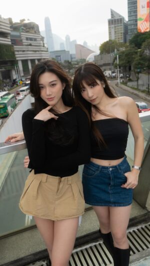 Kira Chan Instagram - 初四快樂✨
Party time 聽下WAKE 即刻醒神晒🤘🏻
今次集齊咗好多pretty girls 同我跳舞😙
女團集郵成功😆今次係造星時已經好好傾既妹～
新世代長腳代表🤩
下次要跳viva 新歌🥰！
#wakedancechallenge