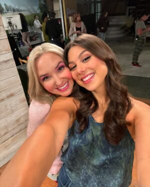 Kira Kosarin Instagram - CHERRY IS BACK in a brand new Thundermans: Undercover Wednesday at 7 on @nickelodeon 

Love you so so so much @audreywhitby pls be in every episode forever 🥹🍒

#PheebsAndCherry4Lyfe