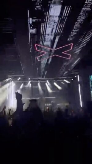 Kitty Cash Instagram - First performance of 2025!!!!!
Thank you Cape Town…your energy was 15/10!!!!

Thank you @uncle.vinny for turning up with me. 

🎥: @cleojakobs 

🫶🏽✨🫶🏽✨🫶🏽✨🫶🏽✨🫶🏽✨🫶🏽🫶🏽✨🫶🏽✨
SOLD OUT DATES ON “TIMELESS” TOUR!!!! 
NEXT STOP JOHANNESBURG 🇿🇦