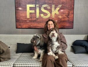 Kitty Flanagan Instagram - Got my Fisk co-star and his support animal here ready for Ep 2 S3 tonight 8pm only on ABC & @abciview .
Comedy guest star spotting - look out for @tomcballard @bronwynkuss , John Marc Desengano and the fabulous 
Gabrielle Chan. Maybe a sneaky little cameo from @carlbarron_official too. xx