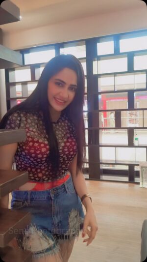 Komal Sharma Instagram - Vidamuyarchi show by @tigersachi camera magic by @sensphotography_ #actresskomalsharma #komalsharma #ajit #thala #vidamuyarchi #fdfs #thalafans