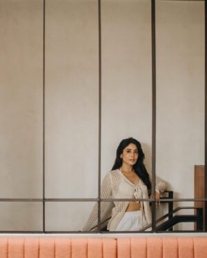 Kritika Kamra Instagram - January’s over and nothing much has changed. I’m still posting holiday pictures weeks after, being picky about who/what gets my attention and still chasing sunsets, art and good food.
Feels like a lot has happened this year already, in a good way. And I’m in no rush to share 🙃