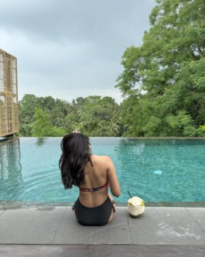 Kritika Kamra Instagram - January’s over and nothing much has changed. I’m still posting holiday pictures weeks after, being picky about who/what gets my attention and still chasing sunsets, art and good food.
Feels like a lot has happened this year already, in a good way. And I’m in no rush to share 🙃
