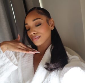 Kylie Jefferson Instagram - Alexa, play Cozy by 👑🐝 @fslosangeles