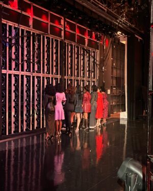 Kylie Jefferson Instagram - @jenniferhudsonshow BTS 🫡🪖💃🏽, catch us today!! The Six Triple Eight on @netflix tomorrow!!