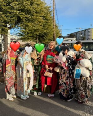 LANA Instagram - お母さんとお姉ちゃんがきた振袖私も着れたよ👘❤️
近所の大好きな2人に会えたのも死ぬほど嬉しかったしこんな私と仲良くしてくれたみんなにもあえてうれしかったーな❣️

💇‍♀️ by @neo.9