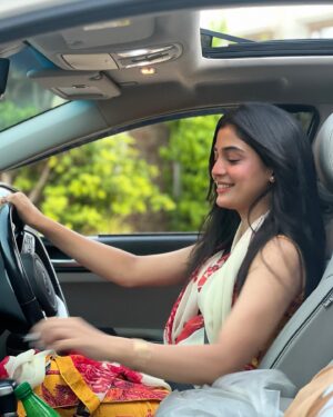 Laiba Khan Instagram - Teri yaadan vich bikhra 
 Duniyaa Sajawan 🌺