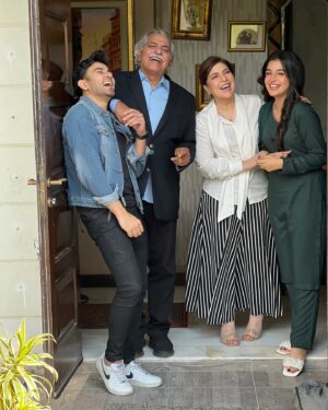 Laiba Khan Instagram - The Onscreen tension couldn’t match the offscreen  fun we had - 
🌚