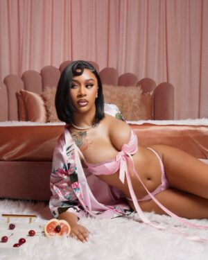 Lakeyah Instagram - Forbidden fruits are the sweetest 🍒🫦🤤