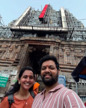 Lasya Manjunath Instagram - మా పెళ్లి రోజు కాలినడకన తిరుమల కొండ ఎక్కాము 🙏🏻
గోవిందా గోవిందా🙏🏻
Om Namo Venkateshaya 

#lasyamanjunath #tirumala #tirumala🙏 #alipiristeps #kalinadakanatirupati #srivarimetlu #srivaripadalu #govindagovinda #tirupathi #omnamovenkateshaya