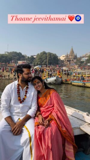 Lasya Manjunath Instagram - Nuvve na jeevitham 🫶🏻
Our 8th wedding Anniversary 😍🥂🥳🍾, choosthundagaane 8 years ayipoyayi 😳
15 years of love ,togetherness 
anniversary is a celebration of love, trust, partnership, tolerance and understanding ❤️🧿
Let’s continue this love story, shall we? Bujji 
Happy anniversary my handsome Husband 😘😘
Everyday life with you  is ❤️🧿

My most fav thing to do with you is fighting 😜🤦🏻‍♀️🫶🏻
But from now lets stop fighting .. 
no fightings any more only i need love , care and pampering 😍🥰
Is it possible ..? 😉🤫

 @manjunath_chillale 

#lasyamanjunath #couplegoals #weddinganniversary #8thanniversary #anniversary #anniversarycelebration #trendingcouple
