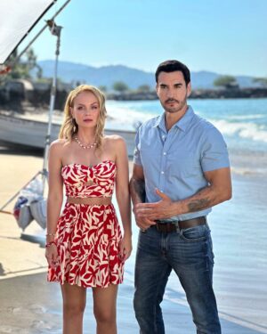 Laura Carmine Instagram - ¿Ya vieron nuestro nuevo promocional? @davidzepeda1  ft. @lauracarmine 😈 las maldades de Érika enloquecerán a Fabián 🎬 #Amar @canalestrellas