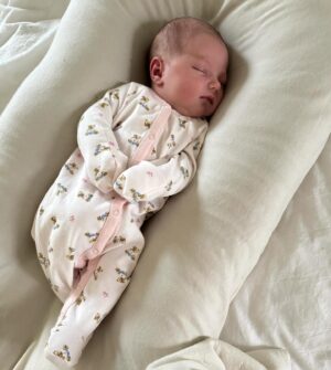 Laura James Instagram - Marlowe Elsie Ecker 🕊️ On Monday, January 13th, we welcomed her into our little world and we couldn’t be more obsessed 🎀 two baby girls, under a year and a half… let’s do this 🫶🏻