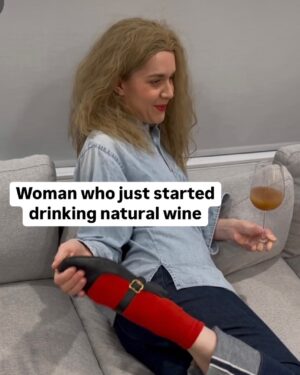 Laura Ramoso Instagram - Have you ever had a NATCH? 🍊🍷“Woman who just started drinking natural wine” comes out Sunday! But do you understand why the wig was necessary though..