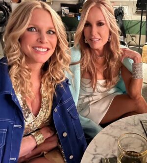 Lauralee Bell Instagram - More #behindthescenes 📸 of TODAY AND THURSDAY’s shows! Don’t Miss Them! Celebrate the New Year with us and Happy New Year to you!!!! 🎉🎉🥳🥂#yr