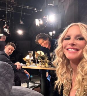 Lauralee Bell Instagram - More #behindthescenes 📸 of TODAY AND THURSDAY’s shows! Don’t Miss Them! Celebrate the New Year with us and Happy New Year to you!!!! 🎉🎉🥳🥂#yr