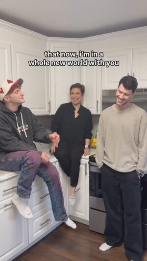 Lea Salonga Instagram - of course we had to sing this with @msleasalonga, the iconic voice of Princess Jasmine !! 💚 what a privilege!! @jonathantilkin 🧞‍♂️ #sing #awholenewworld #aladdin #disney