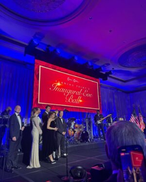 Leah McCourt Instagram - The event of a lifetime ✨

No voice has been louder in defence of women in sport and common sense than @rileygbarker and if you don’t listen to @megynkellyshow religiously every day you need to. 

@jdvance doing the YMCA at night then becoming vice president today. 😂

Thankyou @turningpointusa @charliekirk1776