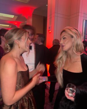 Leah McCourt Instagram - The event of a lifetime ✨

No voice has been louder in defence of women in sport and common sense than @rileygbarker and if you don’t listen to @megynkellyshow religiously every day you need to. 

@jdvance doing the YMCA at night then becoming vice president today. 😂

Thankyou @turningpointusa @charliekirk1776