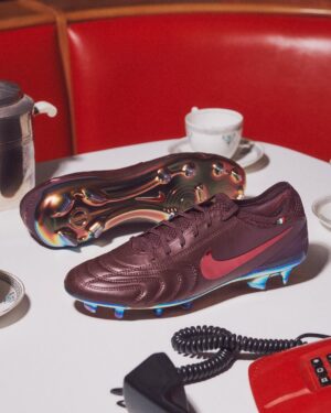 Leah Williamson Instagram - Leading in Luxe Leah Williamson defines elegance on and off the pitch with the Nike Tiempo Luxe. 

#NikeFootball

📸 @prodirectsoccer