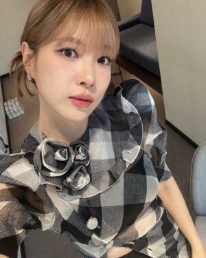 Lee Hae-in Instagram - 모두가 탐내는 토끼 🐰🐰🐰