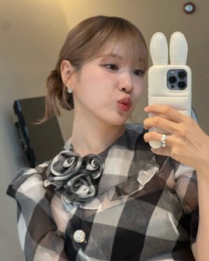 Lee Hae-in Instagram - 모두가 탐내는 토끼 🐰🐰🐰