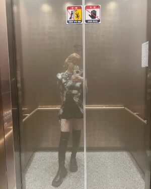 Lee Hae-in Instagram - 모두가 탐내는 토끼 🐰🐰🐰