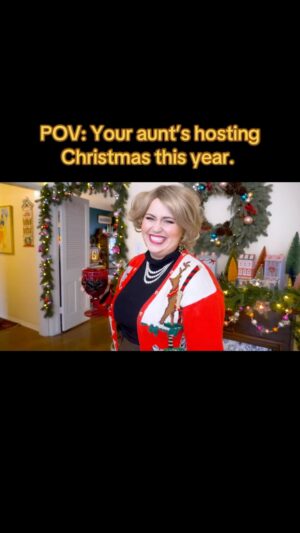 Lee Newton Instagram - Lil’ bit of Aunt Carol for Christmas!! 

(Twas from last year, Carol was slammed this year…) shot by the magical @kait.lizbeth