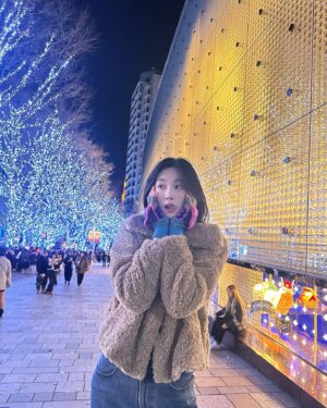 Lee Seo-bin Instagram - 🙄
