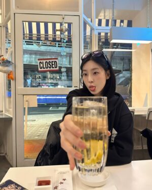 Lee Seo-bin Instagram - 새해 찐 시작
