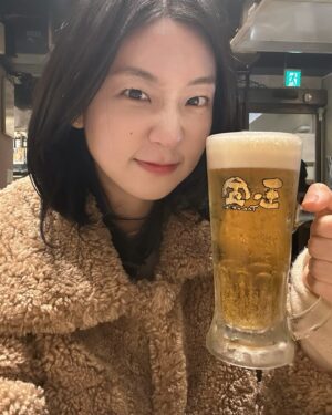 Lee Seo-bin Instagram - 🙄