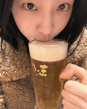 Lee Seo-bin Instagram - 🙄